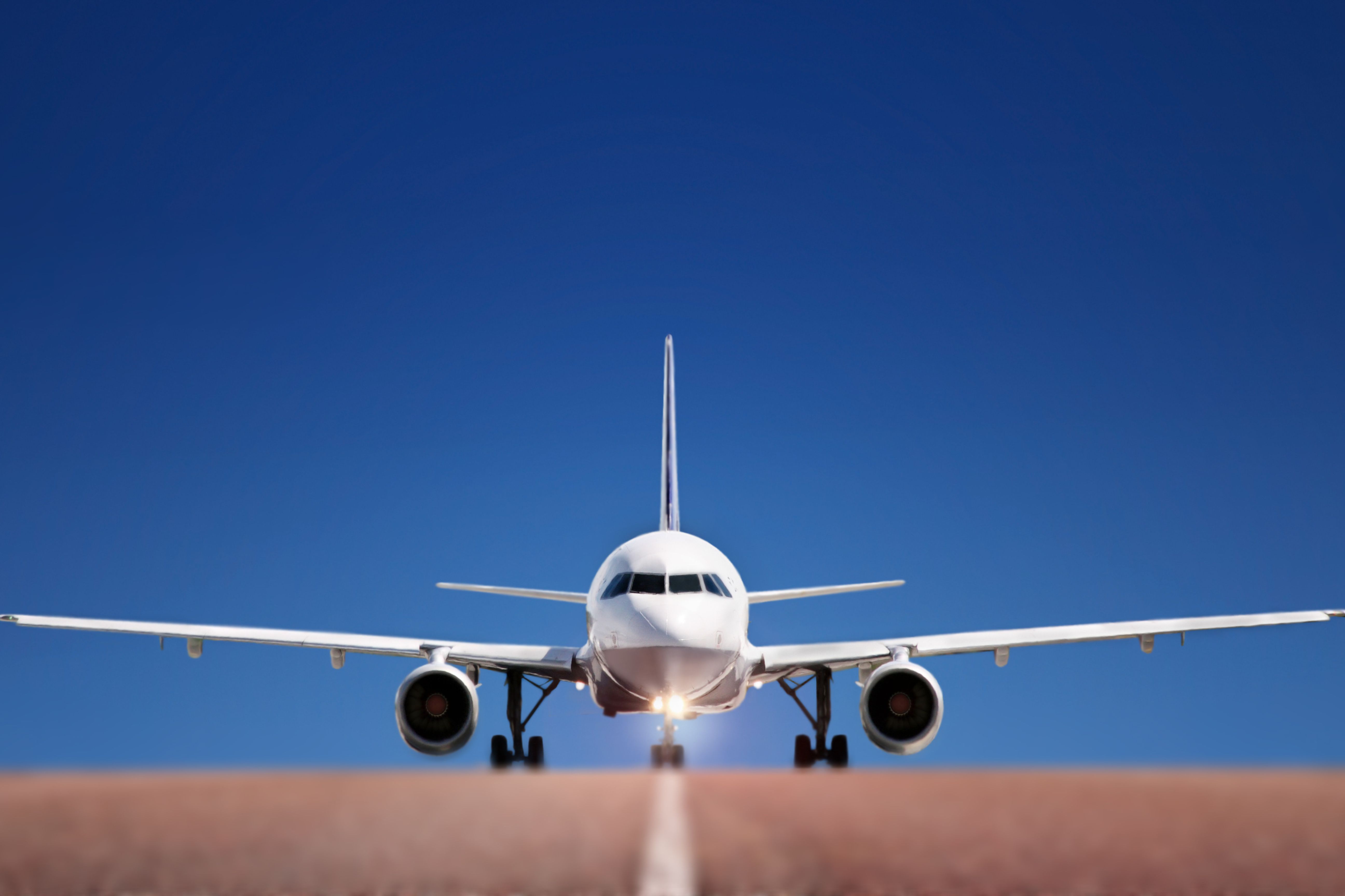 Boeing on Runway_5184x3456